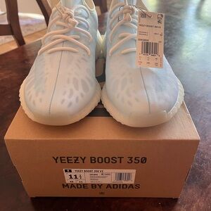 adidas Yeezy Boost 350 V2 Mono Ice - BRAND NEW